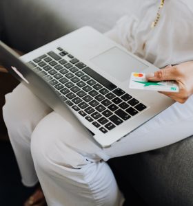 線上申辦信用卡《榮華行銷理財中心 》